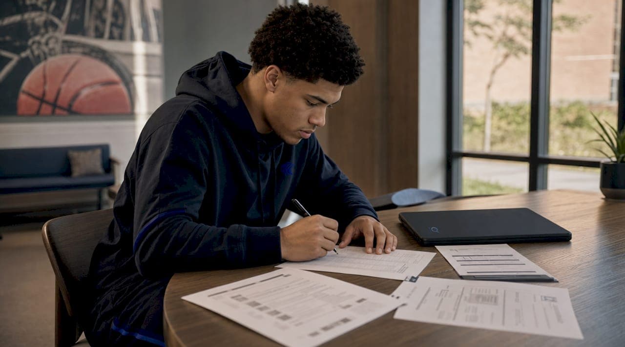 Transfer Decision Checklist for Athletes: 2026 Guide